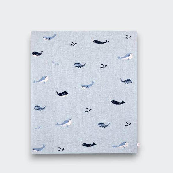Little Moony Organic knit baby blanket with whale design for babies.